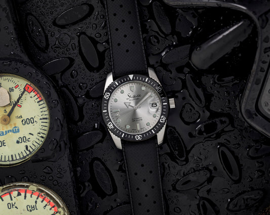 1A 38mm Silver Dial